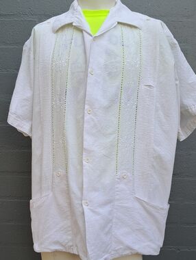 Men's White Embroidered Short-Sleeve Shirt